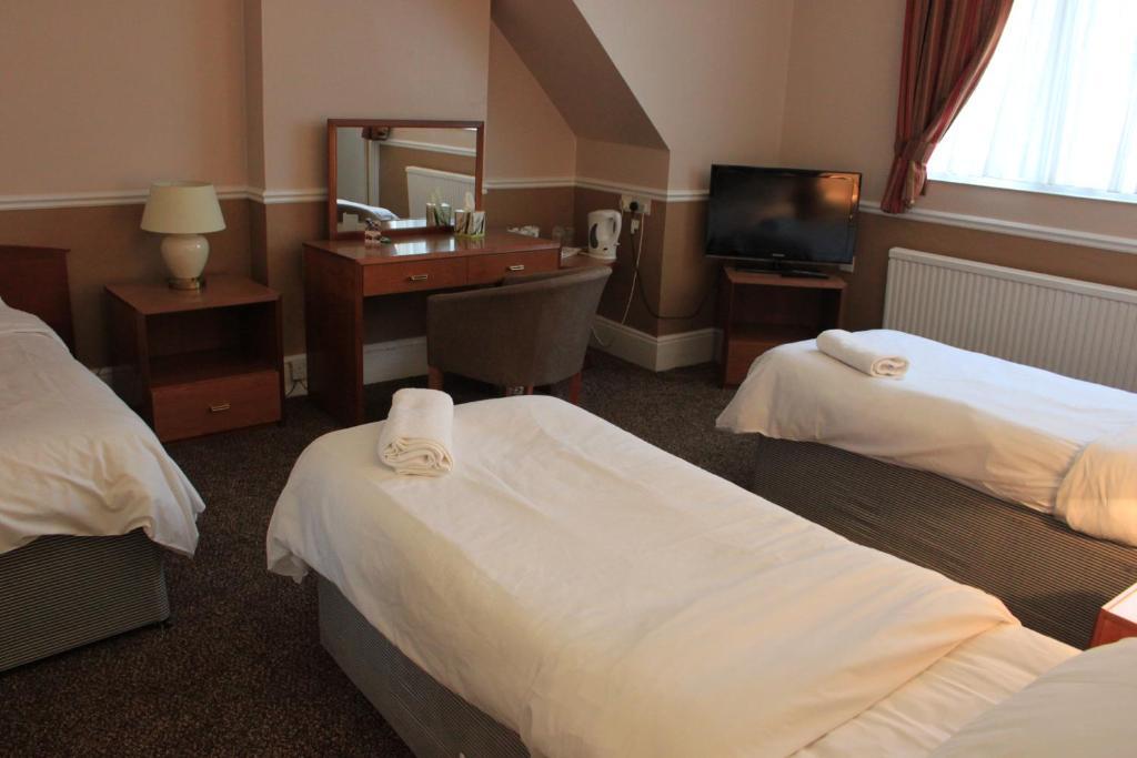 Pines Hotel Luton Airport ห้อง รูปภาพ